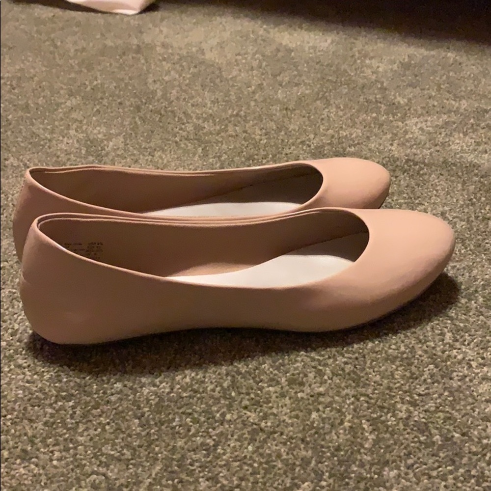 Flat bottom tan dress shoes